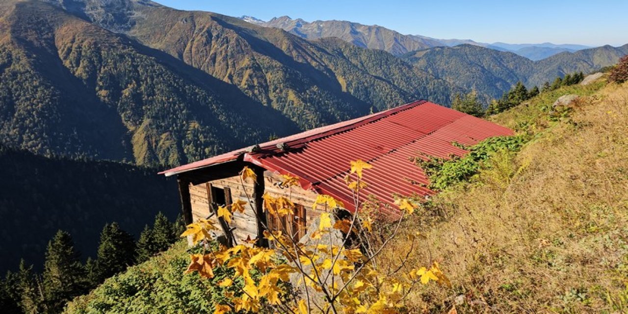 Rize'nin yaylalarında sonbahar renkleri hakim oldu