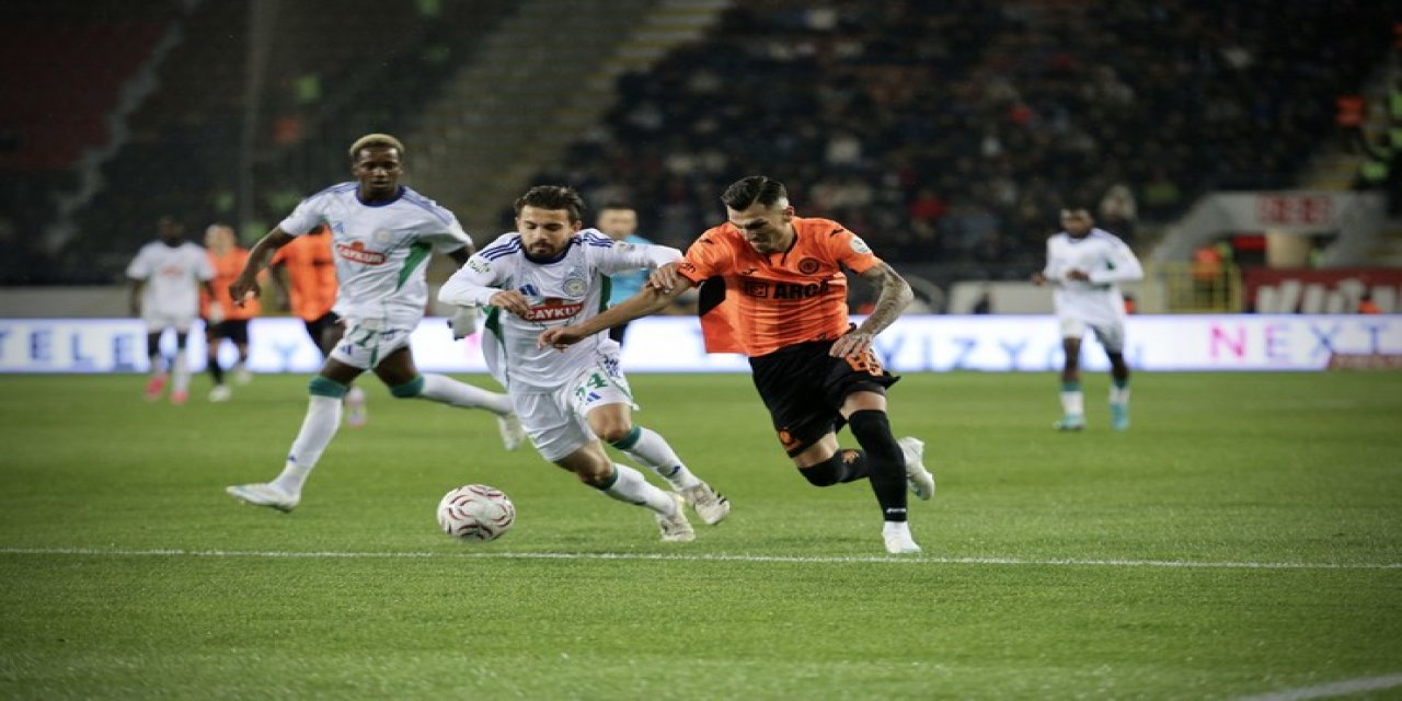 Çaykur Rizespor’un Deplasman Büyüsü Çorum’da Bozuldu: 2-1
