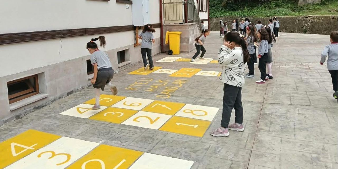 RTEÜ Halk Dansları Topluluğu’ndan Minik Kalplere Dokunan Proje