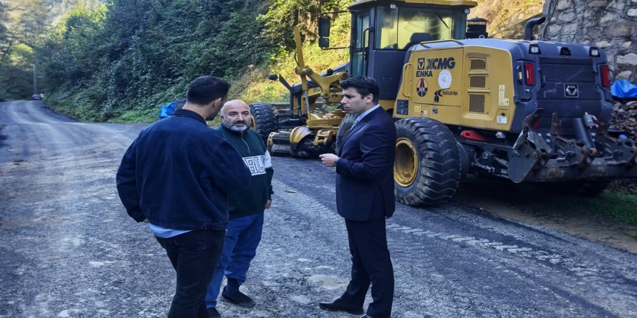 Hemşin’de Köy Yollarına Asfalt Dokunuşu: Kaymakam Karnap Çalışmaları İnceledi