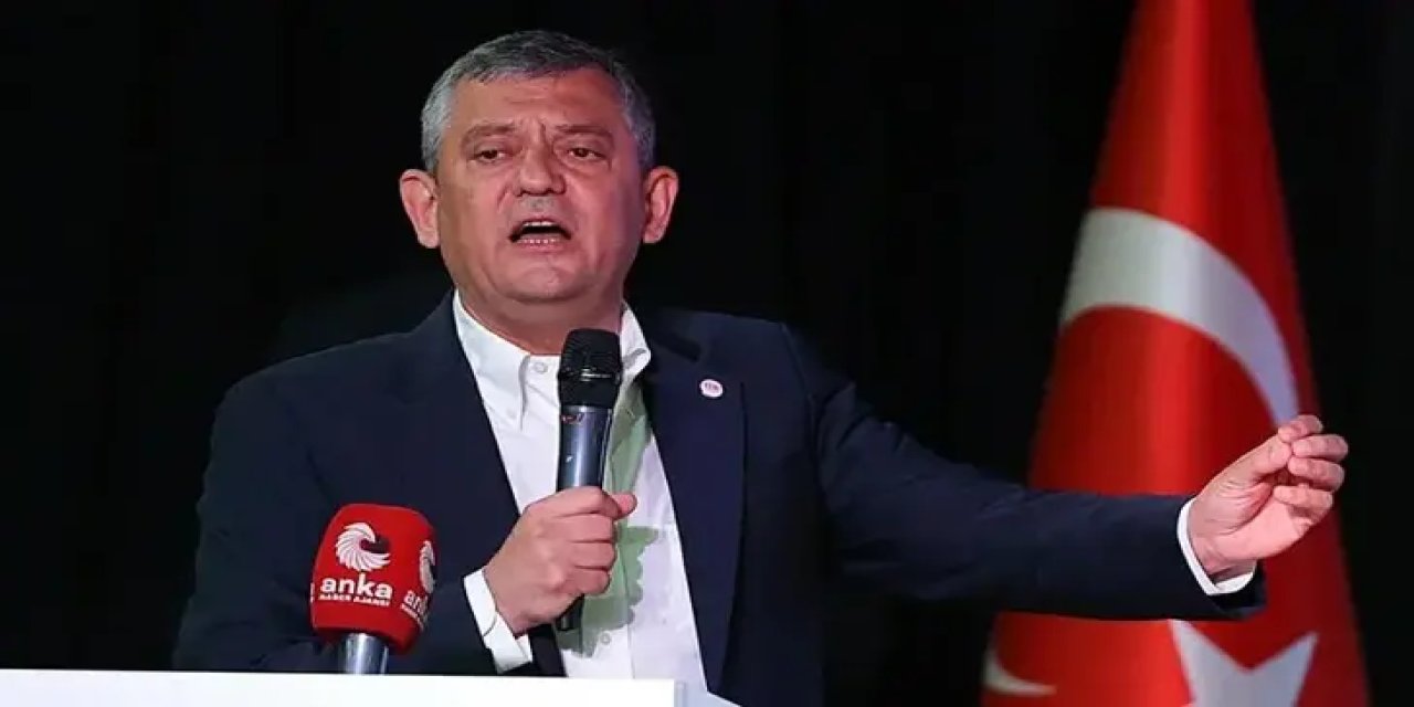 Özgür Özel: Yeni Parti karanlığa inat yakılmış bir mumdur