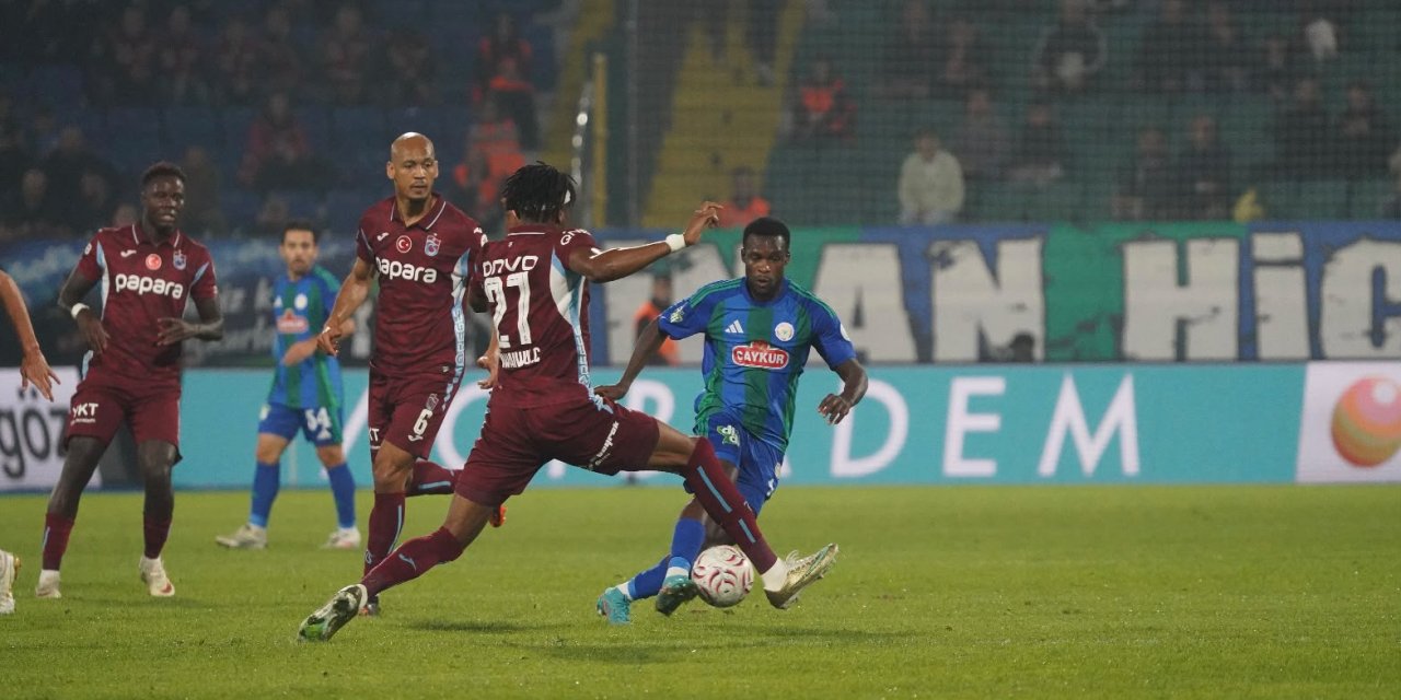 Gol Düellolu Karadeniz Derbisi Trabzonspor’un, Çaykur Rizespor’dan Tarihi Mağlubiyet