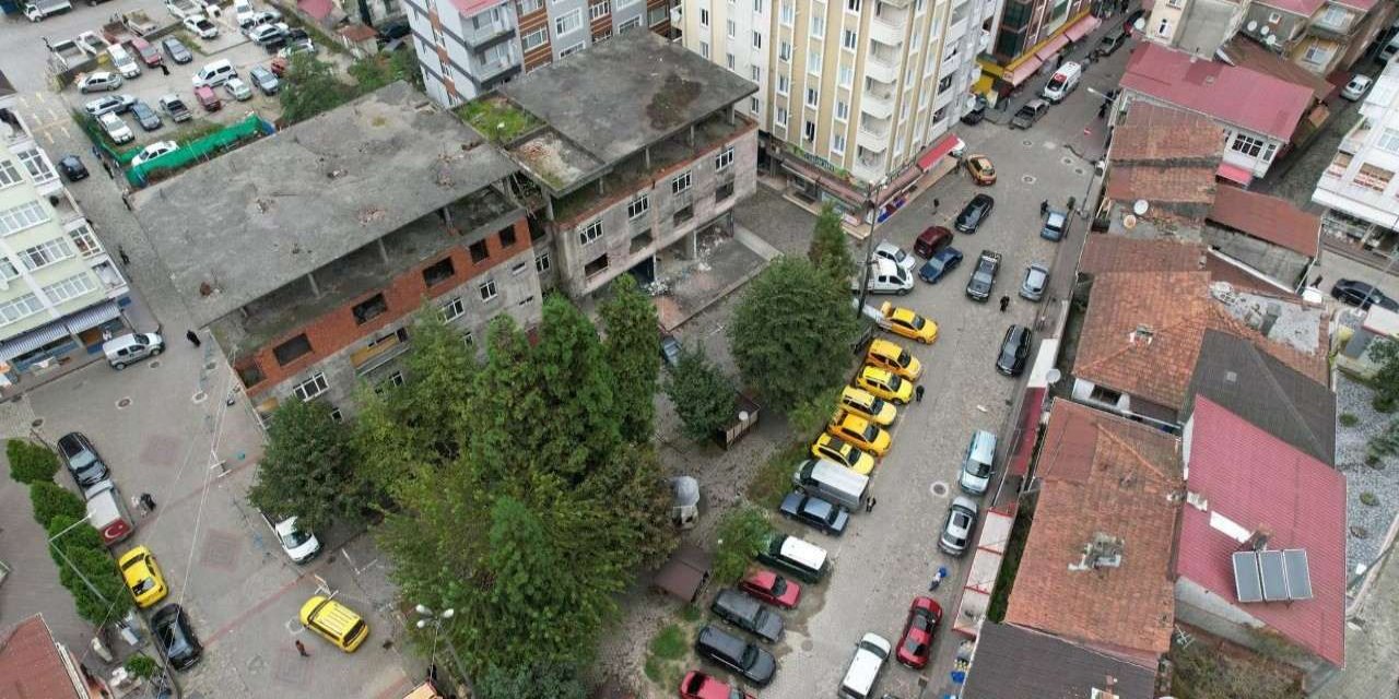 Çayeli'nde 40 Yıllık Kütüphane Binası Yıkıldı
