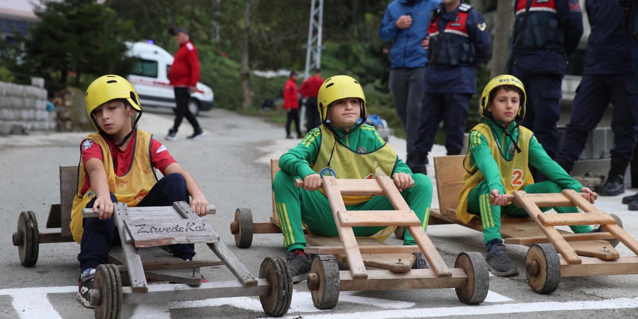 Rize'de 16. Laz Ralli Tahta Araba Yarışları düzenlendi