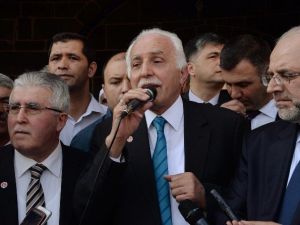Sp Genel Başkanı Kamalak, Diyarbakır’da Gül Dağıttı