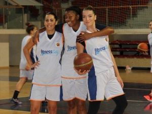 Yalova Vip, Pota Altını Ayesha Sakeena Barkley İle Güçlendirdi