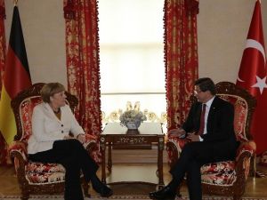 Başbakan Davutoğlu, Angela Merkel Görüşmesi Başladı
