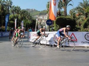 Alanya’da Triatlon Heyecanı