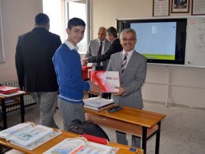 İhl Öğretmen Ve Öğrencilerine Tablet