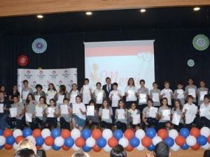 Bahçeşehirli Öğrenciler Başarı Belgelerini Aldı