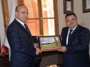 Yalçın Akdoğan, Ana Ocağı Bilecik’te, Belediyeyi Ziyaret Etti