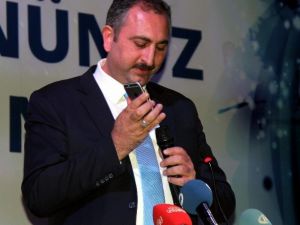 Başbakan Davutoğlu, Gaziantep’teki Muhtarlara Müjdeyi Cep Telefonundan Verdi