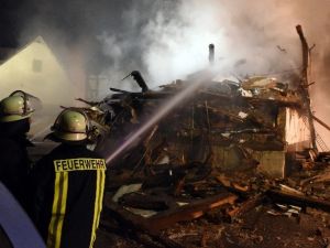 Almanya’da Göçmen İşçilerin Kaldığı Binada Yangın: 12 Yaralı
