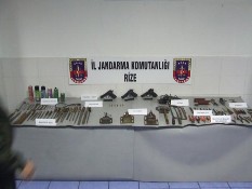 Çamlıhemşinde Silah Kaçakçılığı