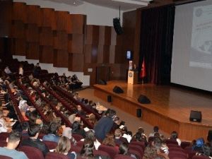 Yeni Düzen Arayışları Üniversitede Tartışılıyor