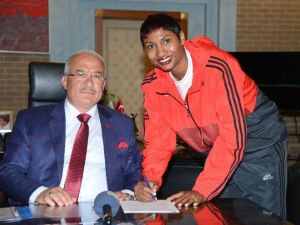 Atlanta Dream’in Yıldız Oyuncusu Angel Mccoughtry Mersin Büyükşehir’de