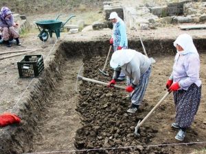 Trak Medeniyetinin İzlerini Kadın İşçiler Gün Yüzüne Çıkartıyor