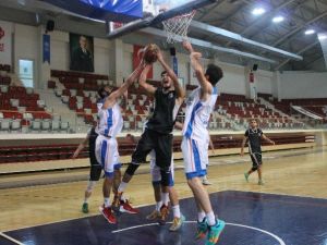 Yalova Belediyespor, Konya Selçuklu Belediyesi’ni Devirdi