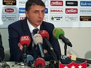 Arveladze: "Çok Önemli Bir Üç Puan Aldık"