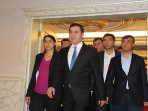 Hdp Eş Genel Başkanı Demirtaş Diyarbakır’da