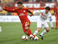 Aslan Baros'la Bakır'a kondu