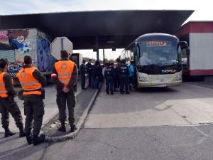 Sığınmacılar Çoluk Çocuklarıyla Sınır Kapılarında