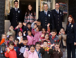 Miniklerin Fahri Polislik Heyecanı