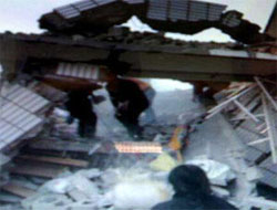 300 ölü, 8 bin yaralı var!