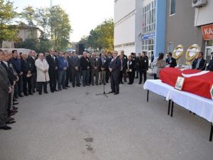 Prof. Parasız Son Yolculuğuna Uğurlandı