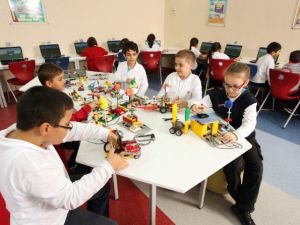 Bahçeşehir Koleji Stem Okulu Üreten Nesiller Yetiştiriyor