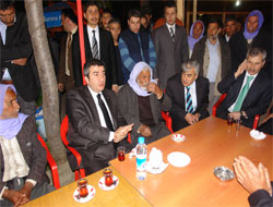 Şanlıurfa'dan Artvin'e gelerek yakınlarını arıyorlar