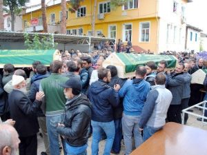 İstanbul’daki Metrobüs Kazasında Ölen 5 Kişiden 4’ü Amasya’da Defnedildi