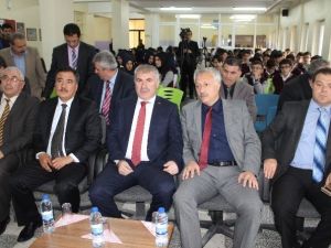Bayburt Belediyesi’nden Okullara Kitap Bağışı