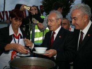 Chp Genel Başkanı Kılıçdaroğlu Düzce’de Aşure Dağıttı