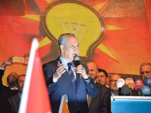 Arınç’ın Mitinginde Bomba Ve Elektrik Kesintisi Paniği Yaşandı