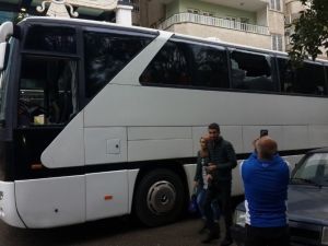 Niğde Belediyespor Otobüsü Taşlı Saldırıya Uğradı: 2 Yaralı