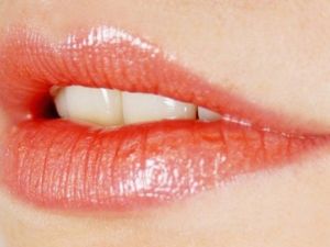 İnce Dudaklar Daha Çabuk Kırışıyor