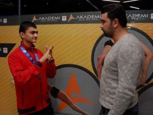 İşitme Engelli Sporcu Eskişehir’i Gururlandırdı