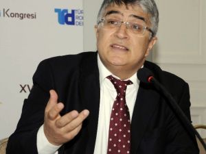 Bel Ağrısı, Sanatçı Suna Pekuysal Hastalığı Denilince Önemseniyor