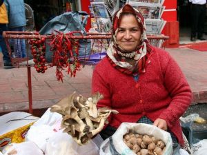 Kış Ürünleri Pazarlardaki Yerini Aldı
