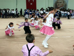 Güneysu 23 Nisan'da şenlendi