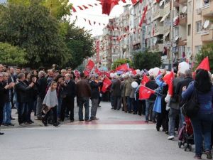 Chp’den Ak Parti Standına Ziyaret