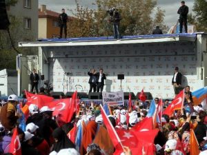 Başbakan Davutoğlu, Muhalefet Partilerine Yüklendi