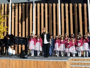 Milano’da Küçük Nüanslar Korosu 7 Dilde Şarkı Söyledi