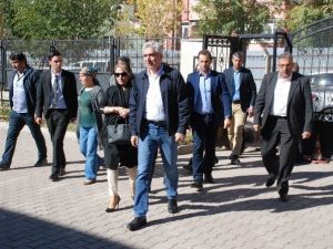 Ak Parti Diyarbakır Milletvekili Adayı Ensarioğlu Oyunu Kullandı