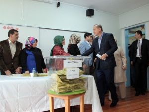 Cumhurbaşkanı Erdoğan Oyunu Saffet Çebi İlkokulu’nda Kullandı