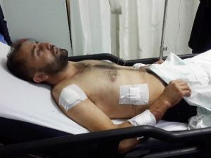 Oy Vermek İçin Sıra Beklerken Bıçaklandı