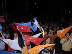 Ak Parti Antalya’da Sevinç