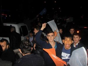 Ak Parti’de Seçim Coşkusu Sokaklara Taştı