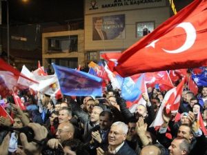 Sakarya’da Seçim Sonuçları Ak Partilileri Sokağa Döktü